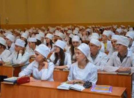 Президент ветировал закон об обязательной военной подготовке студентов-медиков