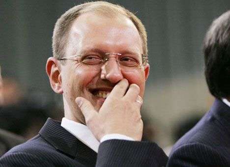 Яценюк сравнил Порошенко с танком