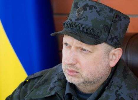 Турчинов настаивает на введении виз с Россией