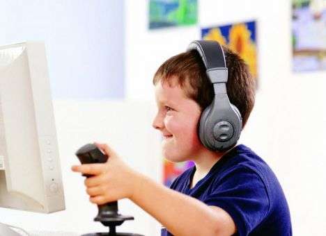 Как улучшить зрение у детей, рассказали специалисты