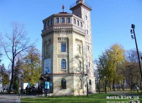 В Украине мужчины по-прежнему зарабатывают больше женщин