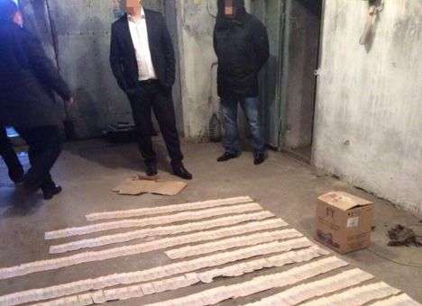 Прокурора задержали на взятке после профпраздника