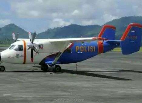 В Индонезии при крушении самолета полиции погибли 13 человек