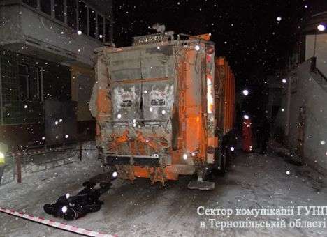 Мусоровоз раздавил человека в Тернополе