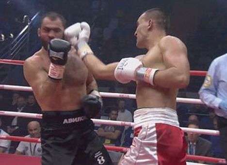 Российские боксеры отправили друг друга в нокдаун
