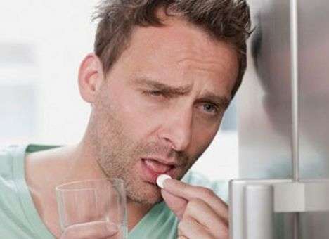 Специалисты назвали напитки, которые вызывают самое сильное похмелье