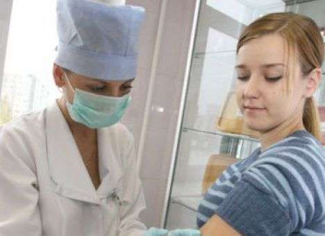 В Украину завезут 100 000 доз вакцины от гриппа до конца недели