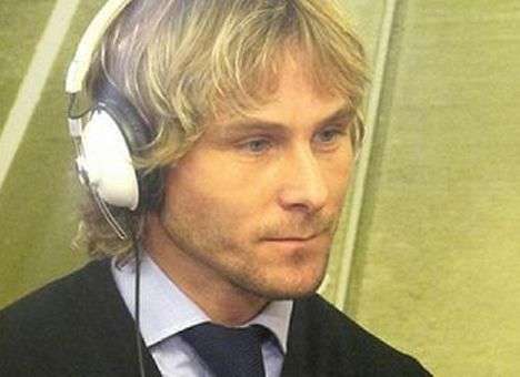 Знаменитый футболист отстранен от футбола