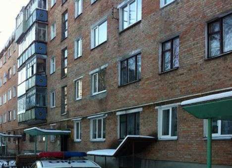Полиция спасла двух детей, закрытых в квартире в Черкассах