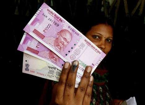 В Индии хотят ввести пластиковые деньги