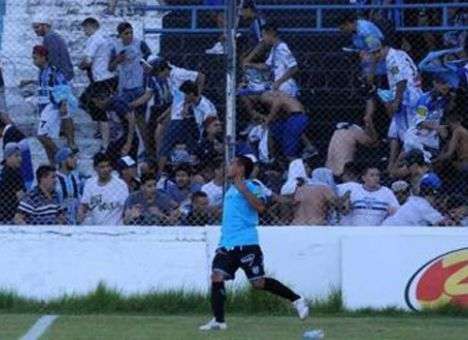 В Аргентине полицейский выстрелил в футболиста