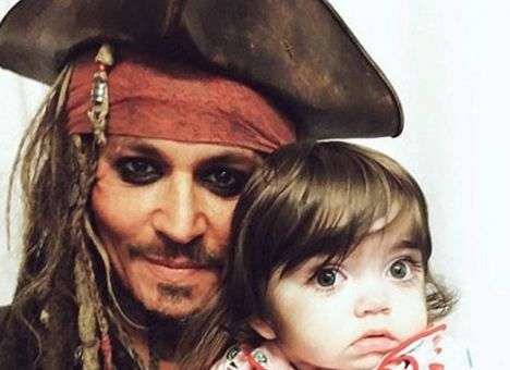 О лучшем подарке на Рождество рассказал голливудский Джек Воробей – Джонни Депп (ФОТО)