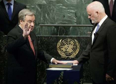 Новый генсек ООН принес присягу