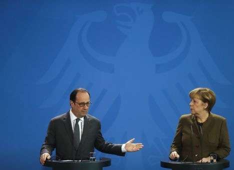 Олланд и Меркель высказались за продление санкций для России еще на полгода