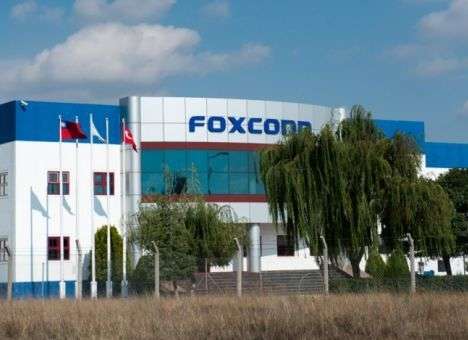 Foxconn и Sharp собираются наладить выпуск ТВ-панелей