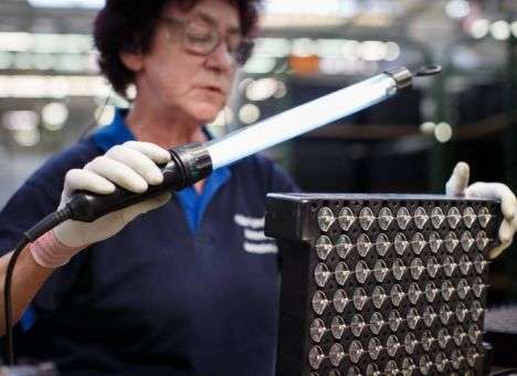 Philips продаёт большую часть LED-бизнеса