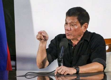 Президент Филиппин признался в расстреле трех человек