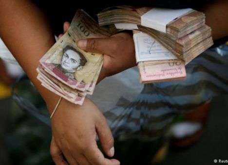 В Венесуэле вернули в оборот купюру в 100 боливаров