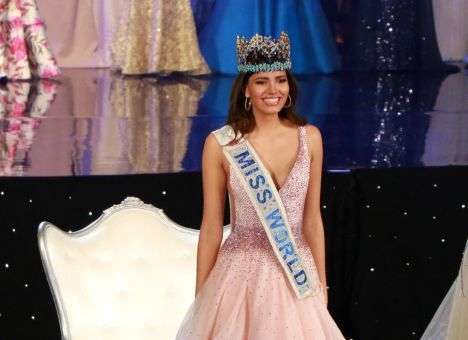 В финале конкурса «Мисс Мира-2016» корону победительницы получила девушка из Пуэрто-Рико