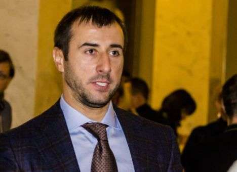 Глава финкомитета Рады Сергей Рыбалка решил положить часть своих сбережений в Приватбанк