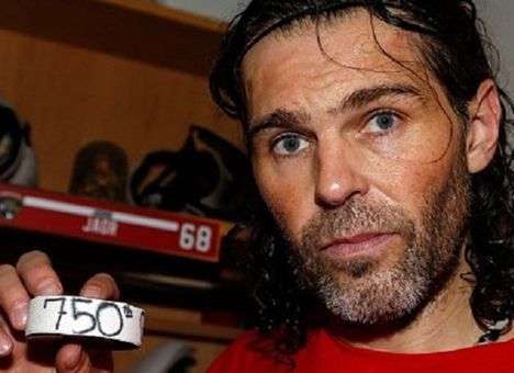 Форвард «Флориды» вышел на второе место в списке лучших бомбардиров НХЛ