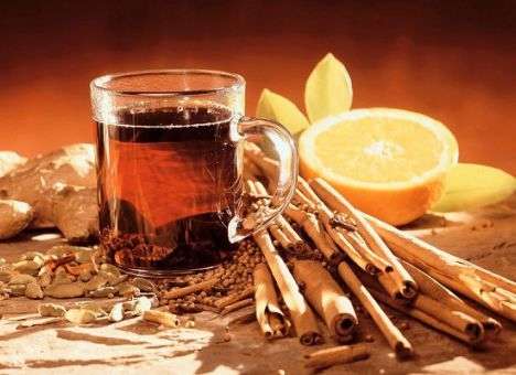 Диетологи назвали три ингредиента горячего диетического напитка
