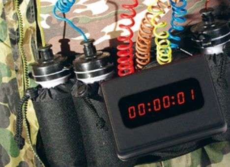 В Париже сотрудника банка ограбили с помощью муляжа пояса смертника