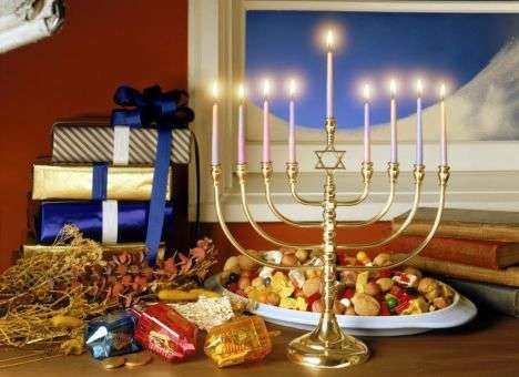 Иудеи всего мира отмечают праздник Хануки
