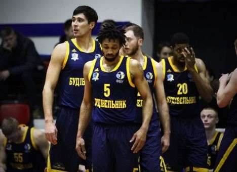 «Будивельник» и «Химик» вновь победили в Суперлиге