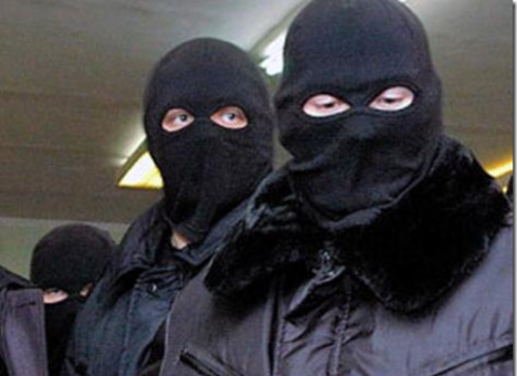 Следователи прокуратуры и СБУ с автоматчиками  атаковали  офисы сразу нескольких аграрных компаний