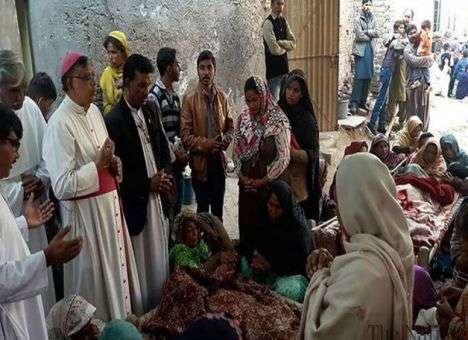 В Пакистане увеличивается число жертв отравления самодельным алкоголем