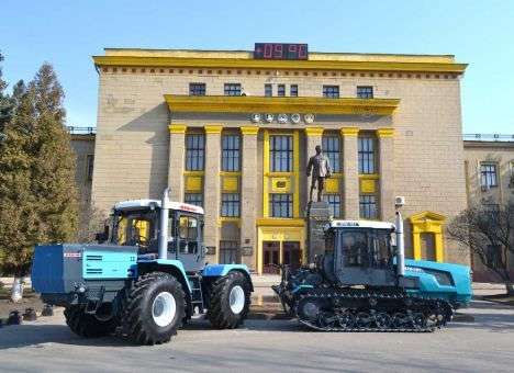 Цеха Харьковского  тракторного завода начали резать  на металлолом