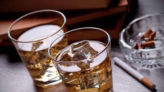 Порошенко одобрил повышение акцизов на алкоголь и сигареты