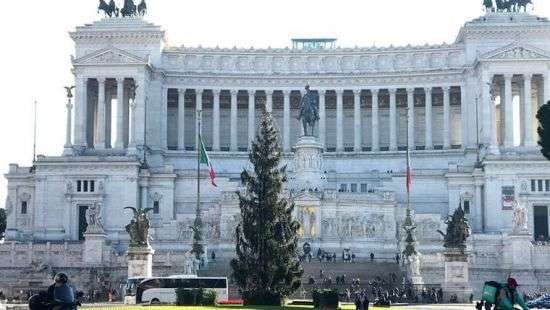 Римская елка вызвала споры