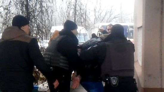 Двое мужчин планировали повторный поджог квартиры мэра Херсона