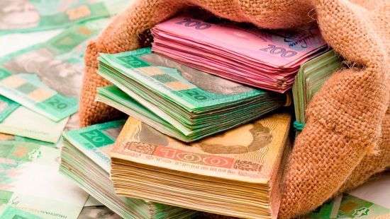 Сумма расчетов наличными отныне ограничена 50 тыс. грн.