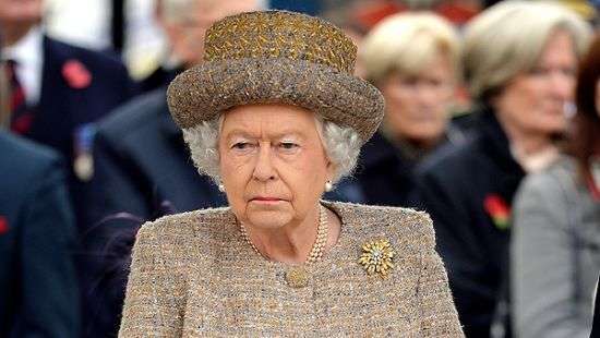 Охранник чуть не застрелил королеву Великобритании