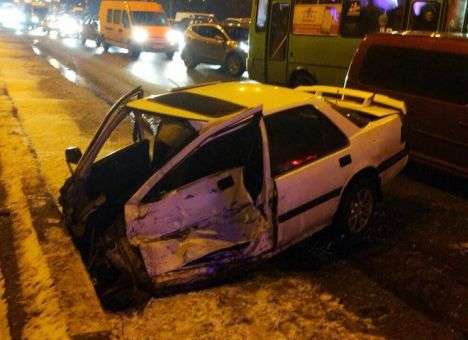 В Харькове в ДТП попали сразу семь автомобилей (ФОТО, ВИДЕО)
