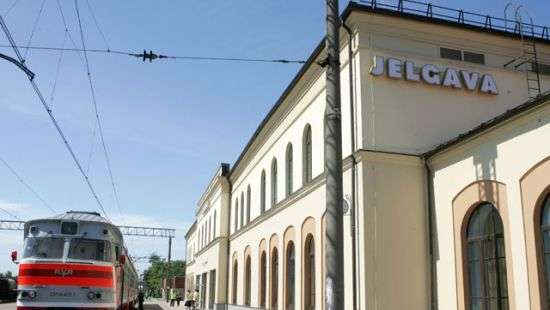 Латвийскую железную дорогу оштрафовали за русский язык