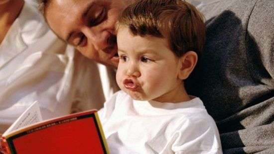 Специалисты выяснили, какие дети начинают говорить быстрее