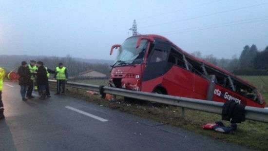 Во Франции на «дороге смерти» произошло масштабное ДТП, десятки раненых (фото)