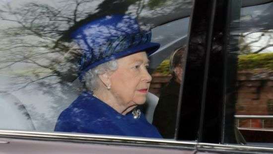 Британская монархиня впервые появилась на публике после болезни