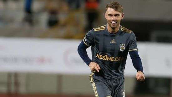 Украинский полузащитник забил дебютный гол за «Фенербахче» (ВИДЕО)