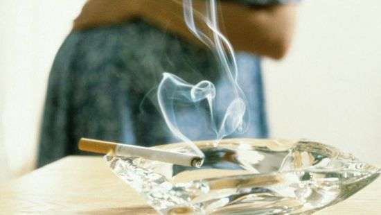 Новую опасность пассивного курения для беременных назвали специалисты