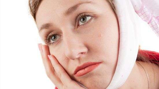 О лучших способах снятия зубной боли рассказали специалисты