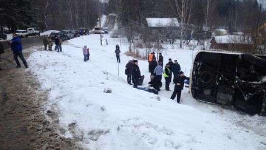 В  Карелии опрокинулся туристический автобус, есть жертвы (фото/видео)