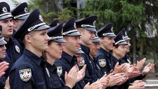 Обновленная полиция Украины нуждается в тайных информаторах