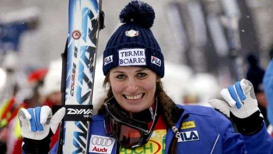 Итальянская горнолыжница вылетела с трассы на скорости 100 км/ч (ВИДЕО)