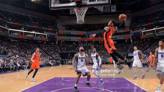 НБА. «Оклахома» сильнее «Сакраменто», а «Лейкерс» проигрывает «Детройту» + ВИДЕО