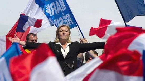 Ле Пен поет серенады Путину (фото)